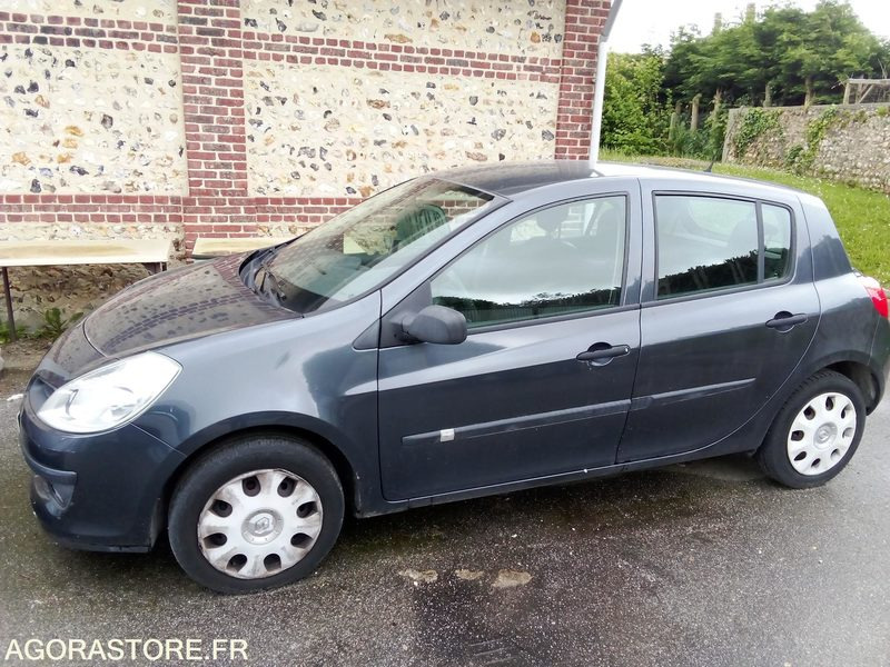 RENAULT CLIO 2008 - 91679 KMS - Voiture: photos 3 RENAULT CLIO 2008 - 91679 KMS - Voiture: photos 3