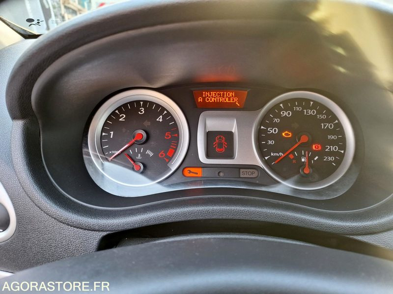 Voiture RENAULT CLIO3 Phase2 _  3 places _  Diesel 1.5DCI: photos 11