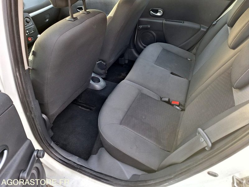 Voiture RENAULT CLIO3 Phase2 _  3 places _  Diesel 1.5DCI: photos 10
