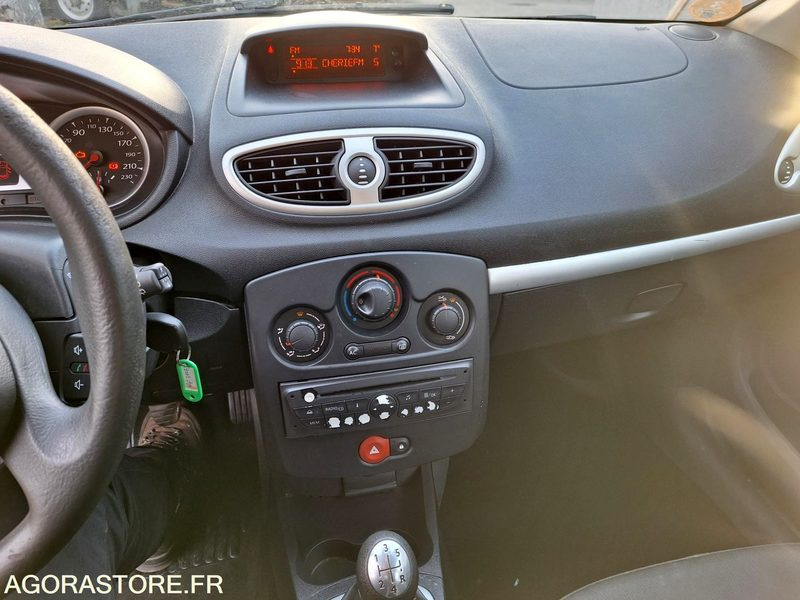 Voiture RENAULT CLIO3 Phase2 _  3 places _  Diesel 1.5DCI: photos 9