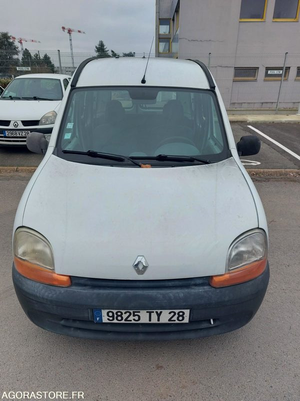 RENAULT KANGOO - 2000 - 119 023KM - NON ROULANT - Fourgonnette: photos 2 RENAULT KANGOO - 2000 - 119 023KM - NON ROULANT - Fourgonnette: photos 2
