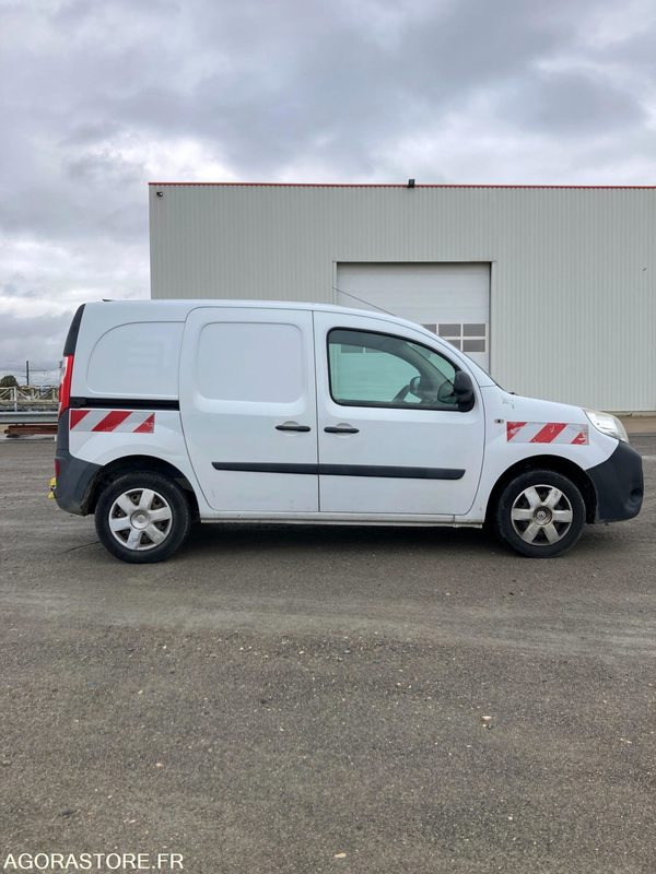 RENAULT KANGOO diesel - Année 2016 - 322 400 km - Fourgonnette: photos 5 RENAULT KANGOO diesel - Année 2016 - 322 400 km - Fourgonnette: photos 5