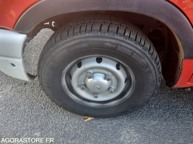 RENAULT MASTER - CT 770 PE - 2000 - Fourgon utilitaire: photos 5 RENAULT MASTER - CT 770 PE - 2000 - Fourgon utilitaire: photos 5