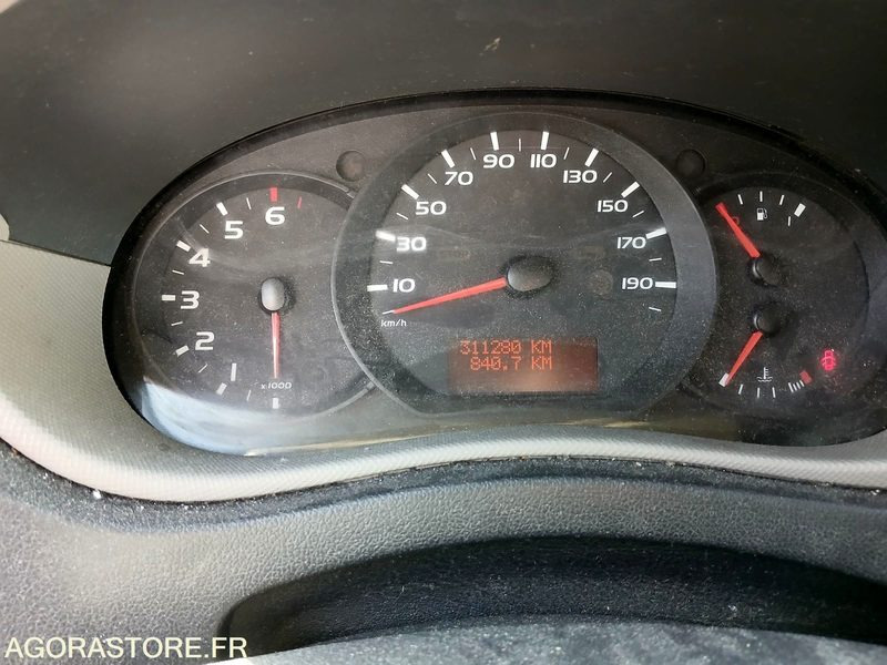 RENAULT MASTER DIESEL 311280 Kms - Fourgon utilitaire: photos 2 RENAULT MASTER DIESEL 311280 Kms - Fourgon utilitaire: photos 2
