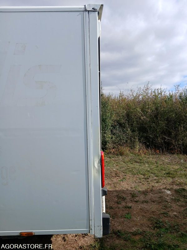 RENAULT MASTER ROULANT - 2015 - 348120 KMS - VENDU EN L'ETAT - Fourgon utilitaire: photos 4 RENAULT MASTER ROULANT - 2015 - 348120 KMS - VENDU EN L'ETAT - Fourgon utilitaire: photos 4