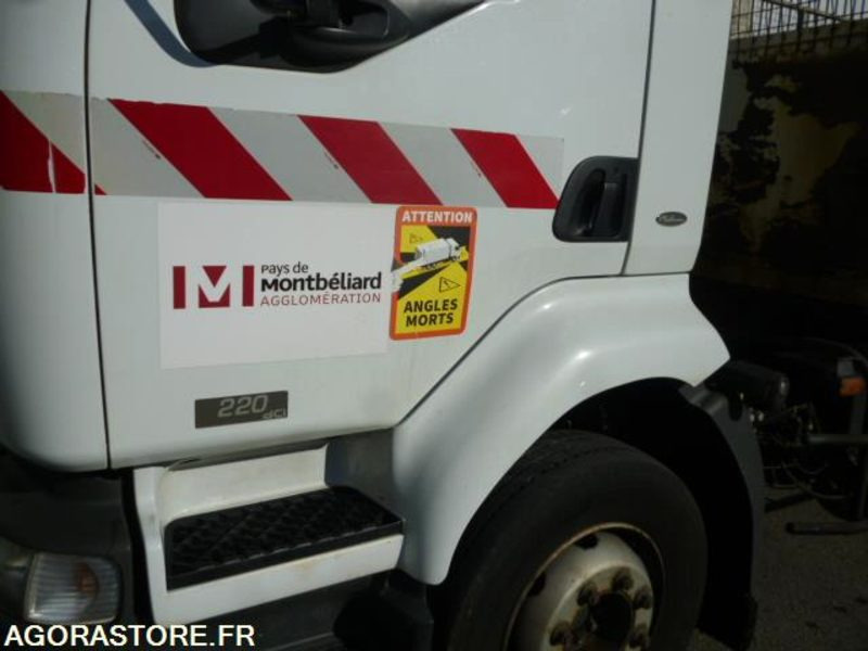 RENAULT MIDLUM 220 DCI BENNE HAYON 174900kms 2003 - Camion benne: photos 2 RENAULT MIDLUM 220 DCI BENNE HAYON 174900kms 2003 - Camion benne: photos 2