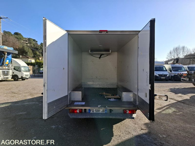 RENAULT Master Frigo 145.35 - Juin 2020 - 102 000 KMS - Véhicule utilitaire frigorifique: photos 3 RENAULT Master Frigo 145.35 - Juin 2020 - 102 000 KMS - Véhicule utilitaire frigorifique: photos 3