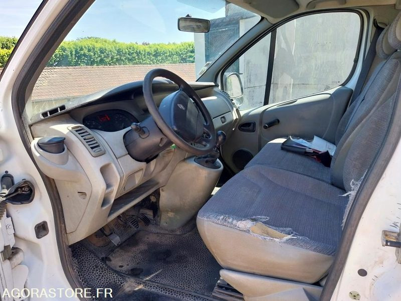 RENAULT TRAFIC DCI 115CH 9 PLACES - Minibus, Transport de personnes: photos 5 RENAULT TRAFIC DCI 115CH 9 PLACES - Minibus, Transport de personnes: photos 5