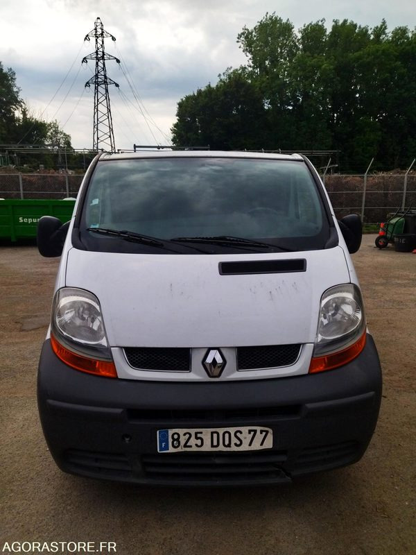 RENAULT TRAFIC DE 2005 71234 KM - Fourgon utilitaire: photos 1 RENAULT TRAFIC DE 2005 71234 KM - Fourgon utilitaire: photos 1