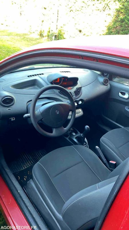 RENAULT TWINGO - 147128KMS - 2011 - Voiture: photos 4 RENAULT TWINGO - 147128KMS - 2011 - Voiture: photos 4