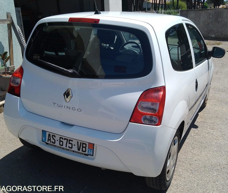 RENAULT TWINGO 2 72848 kms 2010 - Voiture: photos 3 RENAULT TWINGO 2 72848 kms 2010 - Voiture: photos 3