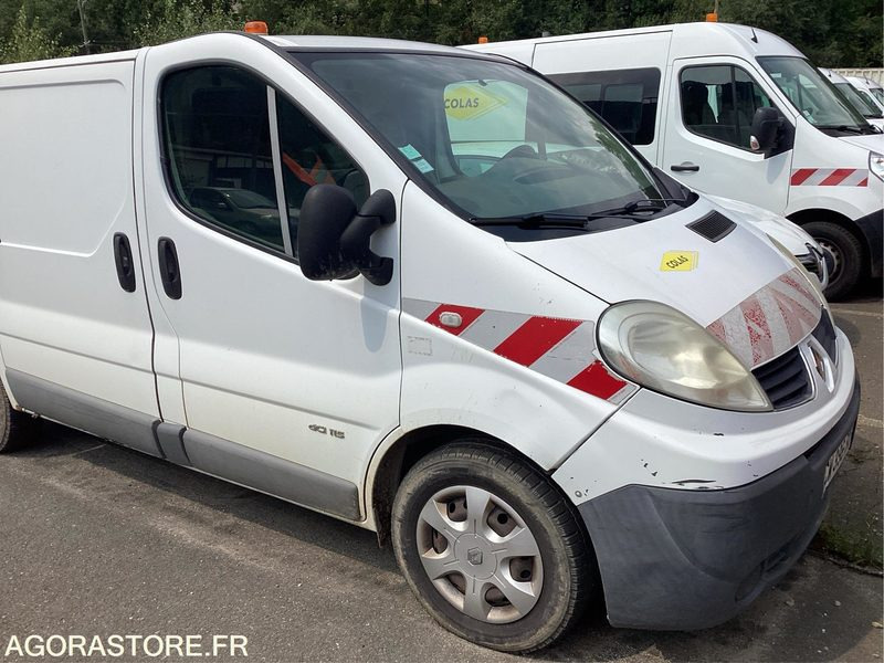 RENAULT Trafic VU 4p Fourgon FG GD CON - 2013 - 272011 KM - P1510094 - Fourgon utilitaire: photos 2 RENAULT Trafic VU 4p Fourgon FG GD CON - 2013 - 272011 KM - P1510094 - Fourgon utilitaire: photos 2
