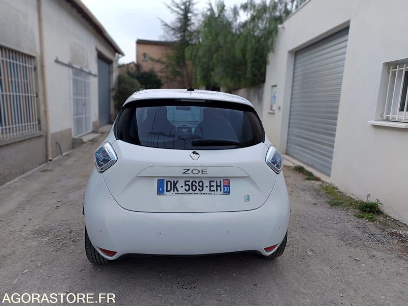 RENAULT ZOE 22 kWh 88CH CHARGE RAPIDE ACHAT INTEGRAL - 2014 - 102300KMS - Voiture: photos 3 RENAULT ZOE 22 kWh 88CH CHARGE RAPIDE ACHAT INTEGRAL - 2014 - 102300KMS - Voiture: photos 3