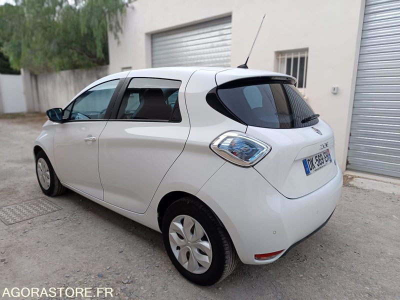 RENAULT ZOE 22 kWh 88CH CHARGE RAPIDE ACHAT INTEGRAL - 2014 - 102300KMS - Voiture: photos 2 RENAULT ZOE 22 kWh 88CH CHARGE RAPIDE ACHAT INTEGRAL - 2014 - 102300KMS - Voiture: photos 2