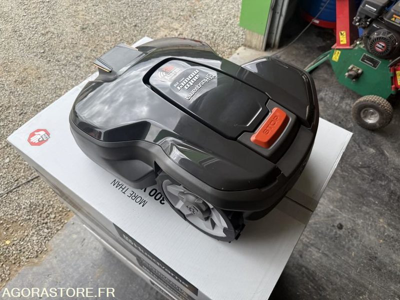ROBOT de tonte NEUF 305 Husqvarna Unitaire - Motofaucheuse: photos 3 ROBOT de tonte NEUF 305 Husqvarna Unitaire - Motofaucheuse: photos 3