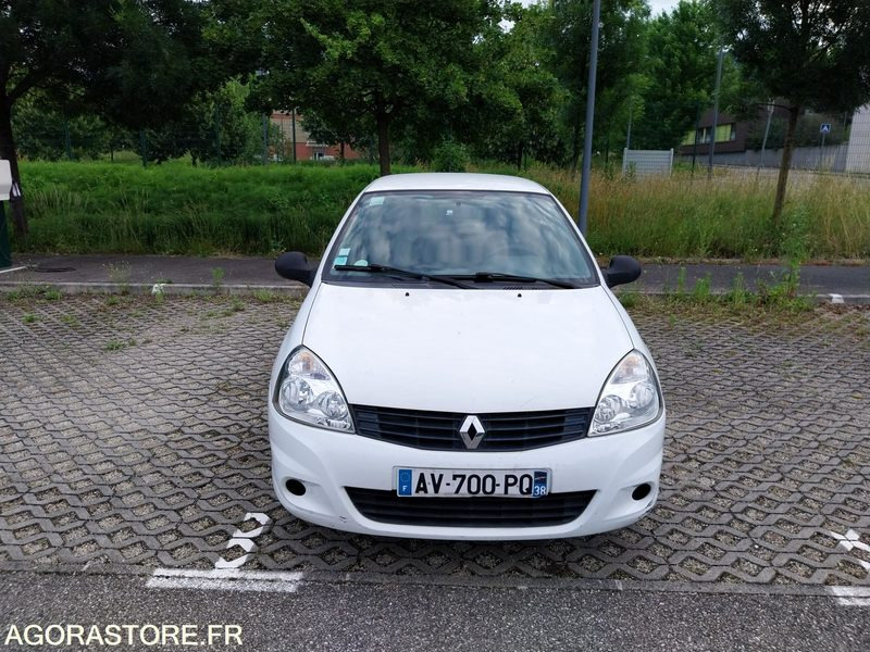 Renault Clio 2010 de 82 391 kms (AV-700-PQ) - Voiture: photos 1 Renault Clio 2010 de 82 391 kms (AV-700-PQ) - Voiture: photos 1