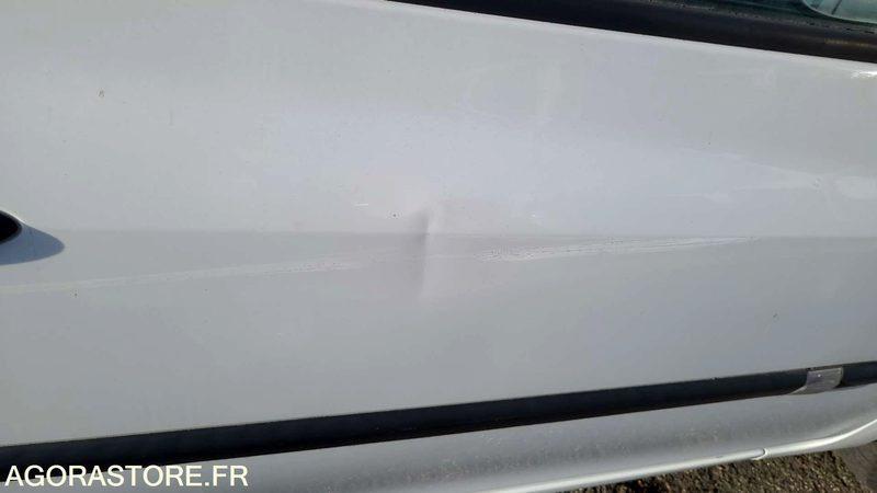 Renault Clio - 2012 - 248657kms - CC553YS - Voiture: photos 5 Renault Clio - 2012 - 248657kms - CC553YS - Voiture: photos 5