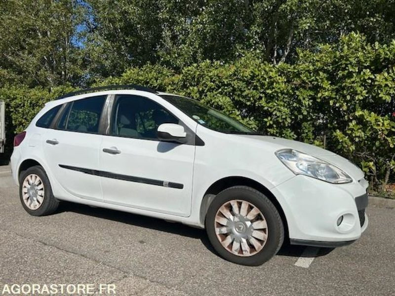 Renault Clio break 100600kms 2010 - Voiture break: photos 5 Renault Clio break 100600kms 2010 - Voiture break: photos 5