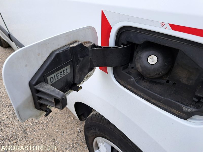 Renault Kangoo - 2012 - 102431kms - Fourgonnette: photos 4 Renault Kangoo - 2012 - 102431kms - Fourgonnette: photos 4