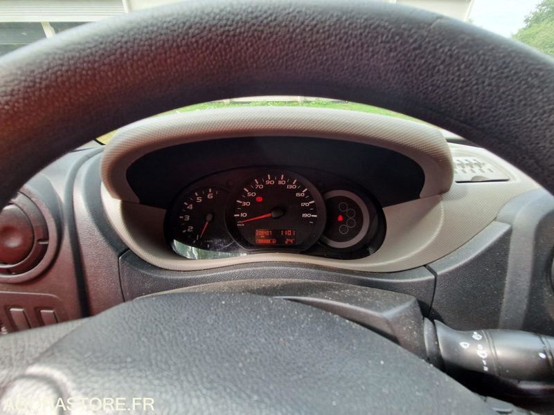 Fourgon utilitaire Renault Master - 2011 - 208407 - BV565XQ: photos 11 Fourgon utilitaire Renault Master - 2011 - 208407 - BV565XQ: photos 11