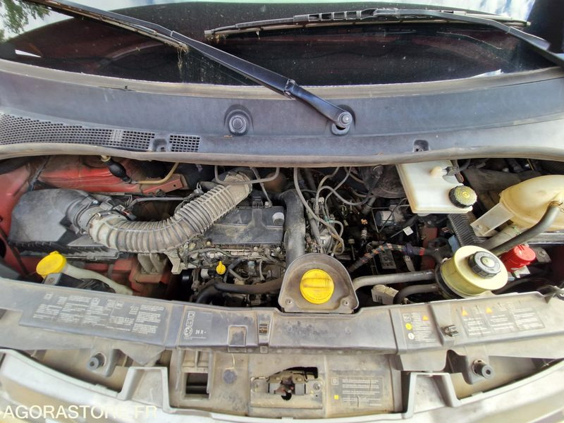 Fourgon utilitaire Renault Master - 2011 - 208407 - BV565XQ: photos 12 Fourgon utilitaire Renault Master - 2011 - 208407 - BV565XQ: photos 12