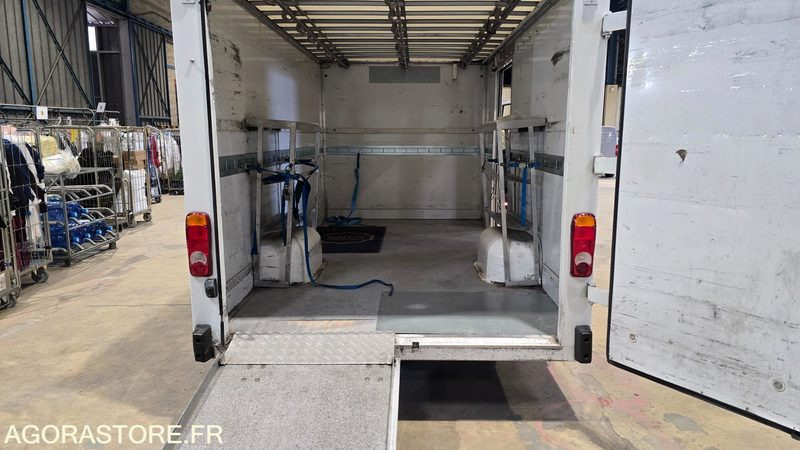 Renault - Master - 2012 - 122643KMS - Fourgon utilitaire: photos 3 Renault - Master - 2012 - 122643KMS - Fourgon utilitaire: photos 3