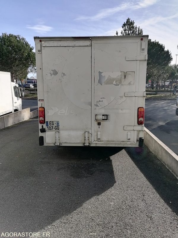 Renault Master - 2016 - 225000 Kms - Fourgon utilitaire: photos 2 Renault Master - 2016 - 225000 Kms - Fourgon utilitaire: photos 2