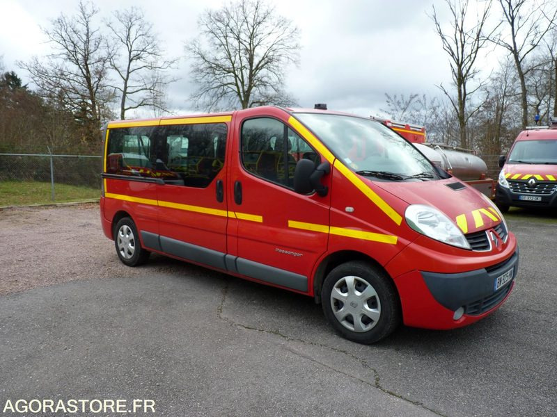 Renault Trafic 9 Places - Fourgonnette: photos 1 Renault Trafic 9 Places - Fourgonnette: photos 1