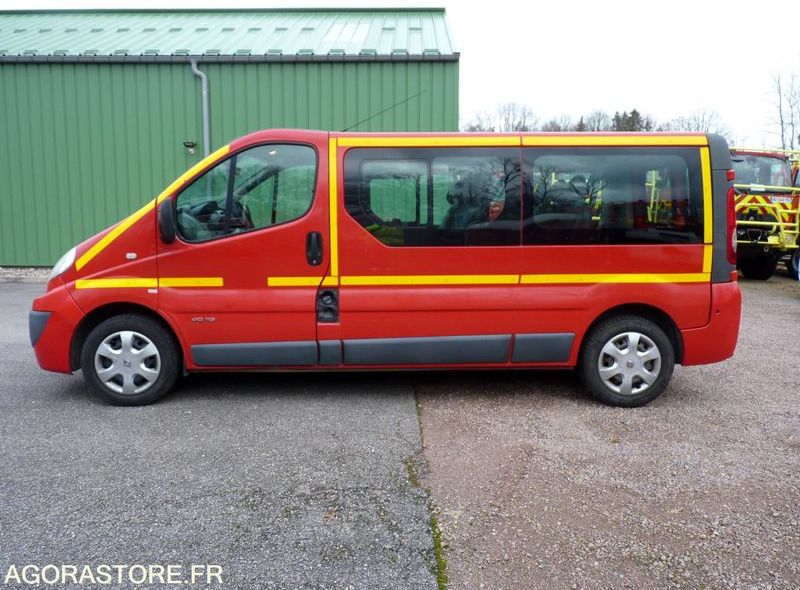 Renault Trafic 9 Places - Fourgonnette: photos 4 Renault Trafic 9 Places - Fourgonnette: photos 4