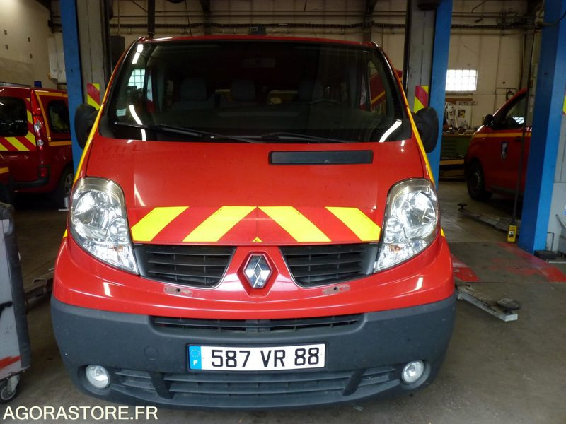 Renault Trafic 9 Places - Fourgonnette: photos 1 Renault Trafic 9 Places - Fourgonnette: photos 1