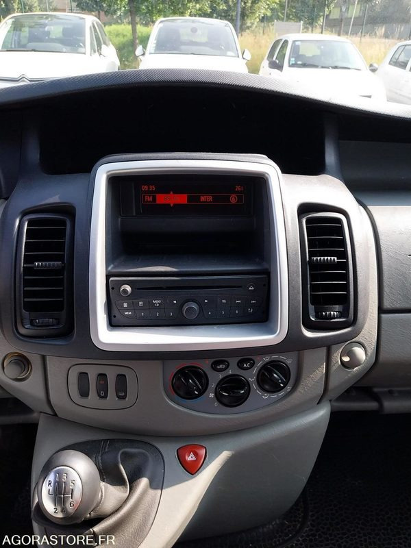 Renault Trafic 9 places DA-953-LM de 2013 avec 135 698 kms - Minibus, Transport de personnes: photos 4 Renault Trafic 9 places DA-953-LM de 2013 avec 135 698 kms - Minibus, Transport de personnes: photos 4