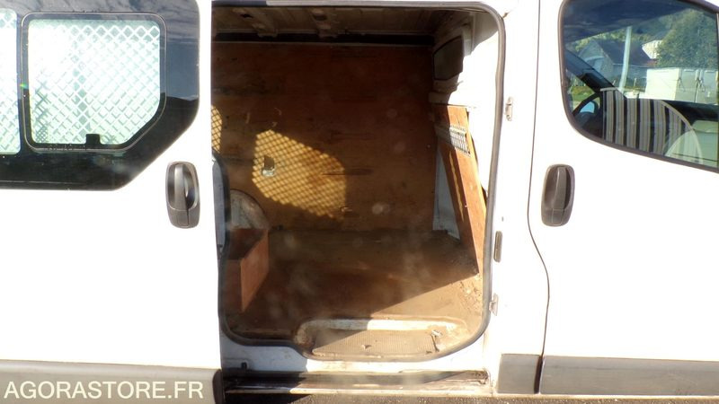 Renault Trafic AD-751-WW (BE) - Fourgon utilitaire: photos 5 Renault Trafic AD-751-WW (BE) - Fourgon utilitaire: photos 5