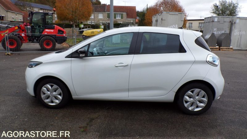 Renault Zoe DQ-093-ZB (BP) - Voiture: photos 1 Renault Zoe DQ-093-ZB (BP) - Voiture: photos 1