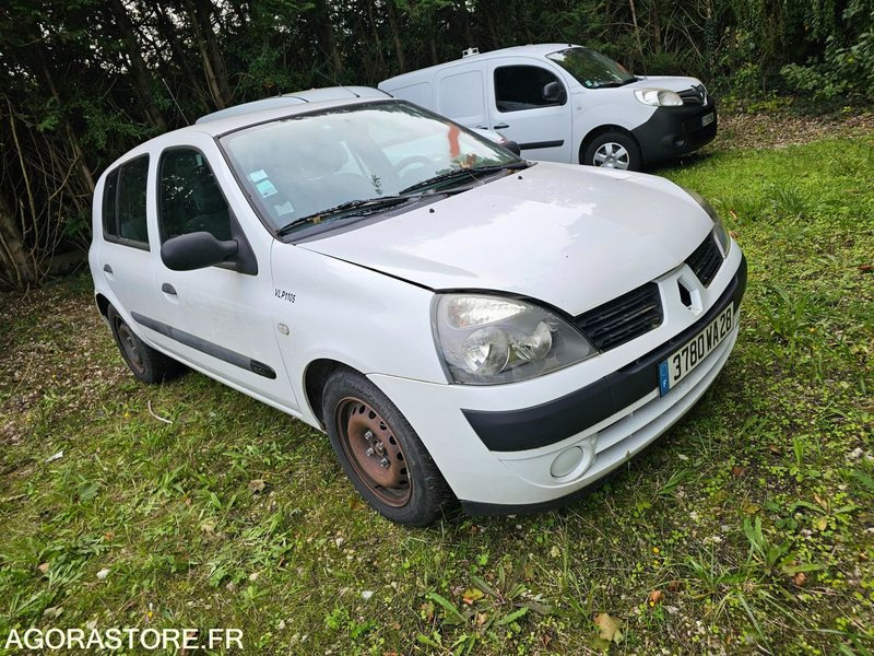 Renault clio - 2005 - 170245km - 3780WA28 - Voiture: photos 2 Renault clio - 2005 - 170245km - 3780WA28 - Voiture: photos 2
