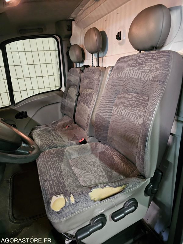 Renault master - 2006 - 52027kms - 9642 ZM 93 - Fourgon utilitaire: photos 5 Renault master - 2006 - 52027kms - 9642 ZM 93 - Fourgon utilitaire: photos 5