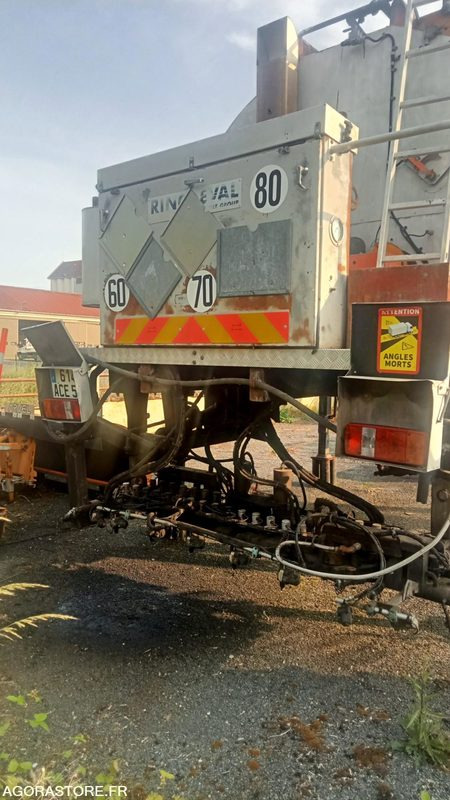 Répandeuse à bitume de 8500 litres (sans le porteur) - Travaux routiers: photos 3 Répandeuse à bitume de 8500 litres (sans le porteur) - Travaux routiers: photos 3