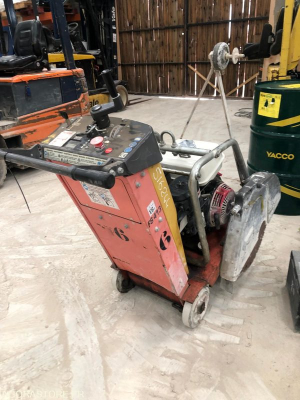 SCIE A SOL HUSQVARNA FS413 - 500 mm - Matériel de chantier: photos 4 SCIE A SOL HUSQVARNA FS413 - 500 mm - Matériel de chantier: photos 4