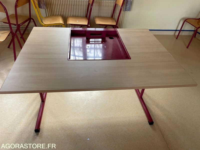 TABLE DE CLASSE - Outil/ Équipement: photos 2 TABLE DE CLASSE - Outil/ Équipement: photos 2