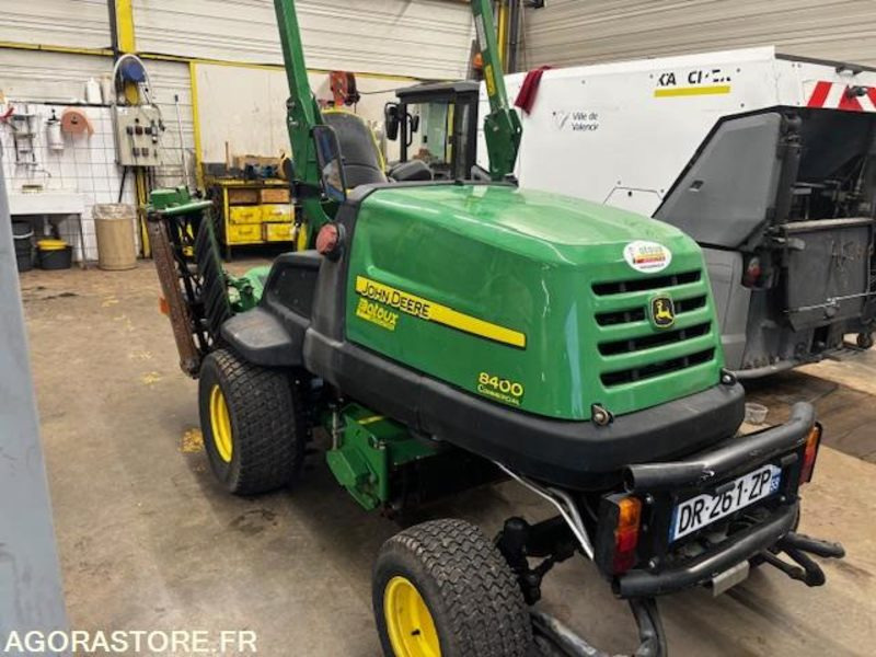 TONDEUSE HELICOIDALE JOHN DEERE 8400-ROULANTE-1521 HEURES. - Motofaucheuse: photos 2 TONDEUSE HELICOIDALE JOHN DEERE 8400-ROULANTE-1521 HEURES. - Motofaucheuse: photos 2