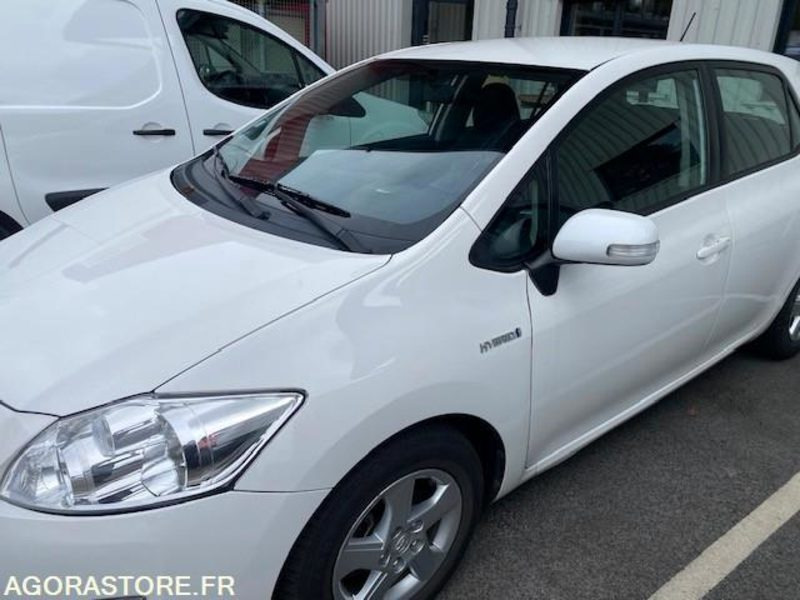 TOYOTA AURIS HYBRIDE ESSENCE (PAR1405) - Voiture: photos 2 TOYOTA AURIS HYBRIDE ESSENCE (PAR1405) - Voiture: photos 2