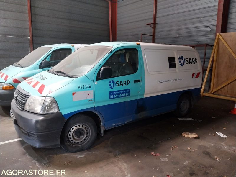 TOYOTA Hiace Fourgon HP 2010 (360 000Km) ROULANT EXPORT EXCLUSIVEMENT - Fourgon utilitaire: photos 1 TOYOTA Hiace Fourgon HP 2010 (360 000Km) ROULANT EXPORT EXCLUSIVEMENT - Fourgon utilitaire: photos 1