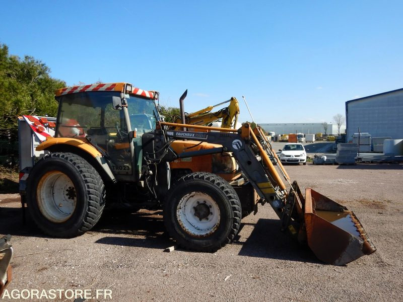 TRACTEUR AGRICOLE - Tracteur agricole: photos 3 TRACTEUR AGRICOLE - Tracteur agricole: photos 3