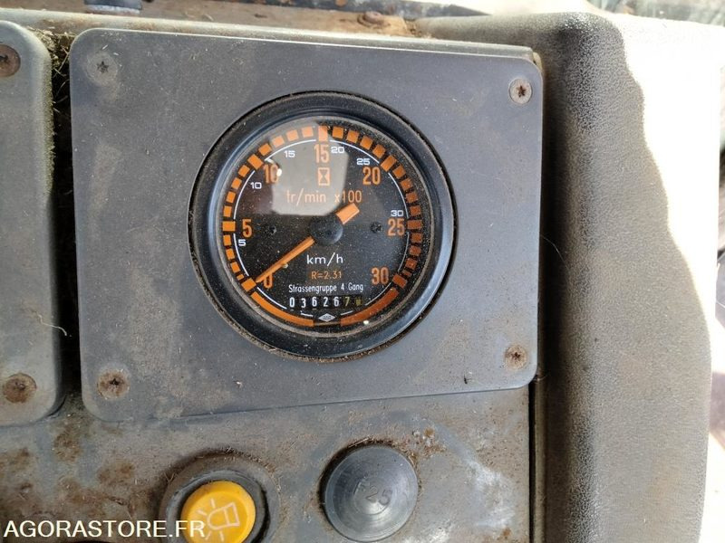 TRACTEUR CHARGEUR RENAULT 754 - 70 CV - Tracteur agricole: photos 5 TRACTEUR CHARGEUR RENAULT 754 - 70 CV - Tracteur agricole: photos 5
