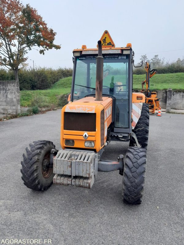 TRACTEUR RENAULT 750MI 12532 heures 1995 - Tracteur agricole: photos 3 TRACTEUR RENAULT 750MI 12532 heures 1995 - Tracteur agricole: photos 3