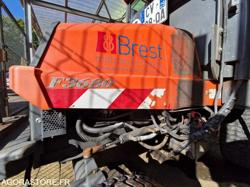 Tondeuse autoportée Kubota F3680 - 2013 - 4621 -CV698QA - Motofaucheuse: photos 4 Tondeuse autoportée Kubota F3680 - 2013 - 4621 -CV698QA - Motofaucheuse: photos 4