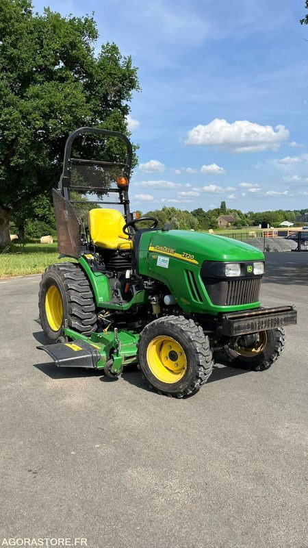 Tracteur hydrostatique John deere 2720 relevage et plateau de coupe - Tracteur agricole: photos 2 Tracteur hydrostatique John deere 2720 relevage et plateau de coupe - Tracteur agricole: photos 2
