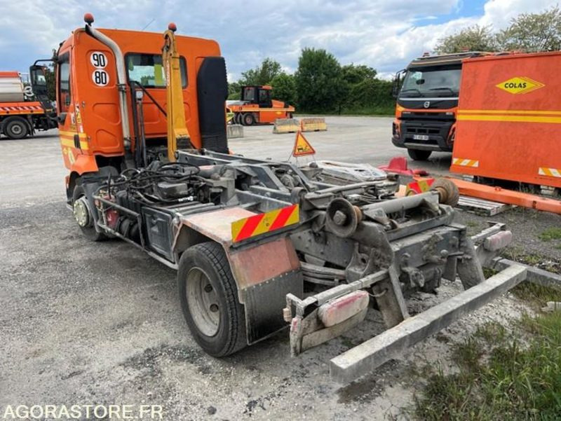 RENAULT 4x2 Bras ampliroll 10t (guima type S10) - 2017 / 160000 KM (P2003061) - Tracteur routier: photos 5 RENAULT 4x2 Bras ampliroll 10t (guima type S10) - 2017 / 160000 KM (P2003061) - Tracteur routier: photos 5