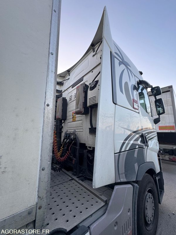 RENAULT T520 HIGH - 907 798KM - 2015 - Tracteur routier: photos 3 RENAULT T520 HIGH - 907 798KM - 2015 - Tracteur routier: photos 3