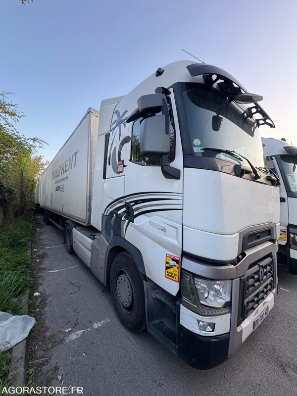 RENAULT T520 HIGH - 907 798KM - 2015 - Tracteur routier: photos 2 RENAULT T520 HIGH - 907 798KM - 2015 - Tracteur routier: photos 2