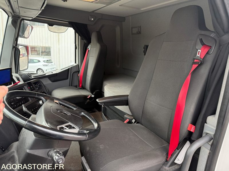 TRACTEUR 4X2 - RENAULT TRUCKS C480 - 2019 / 269765 km (M50460) - Tracteur routier: photos 5 TRACTEUR 4X2 - RENAULT TRUCKS C480 - 2019 / 269765 km (M50460) - Tracteur routier: photos 5